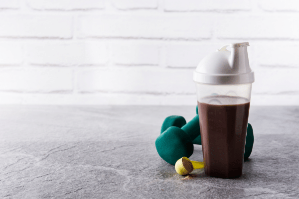 batido de proteína de chocolate para deportistas